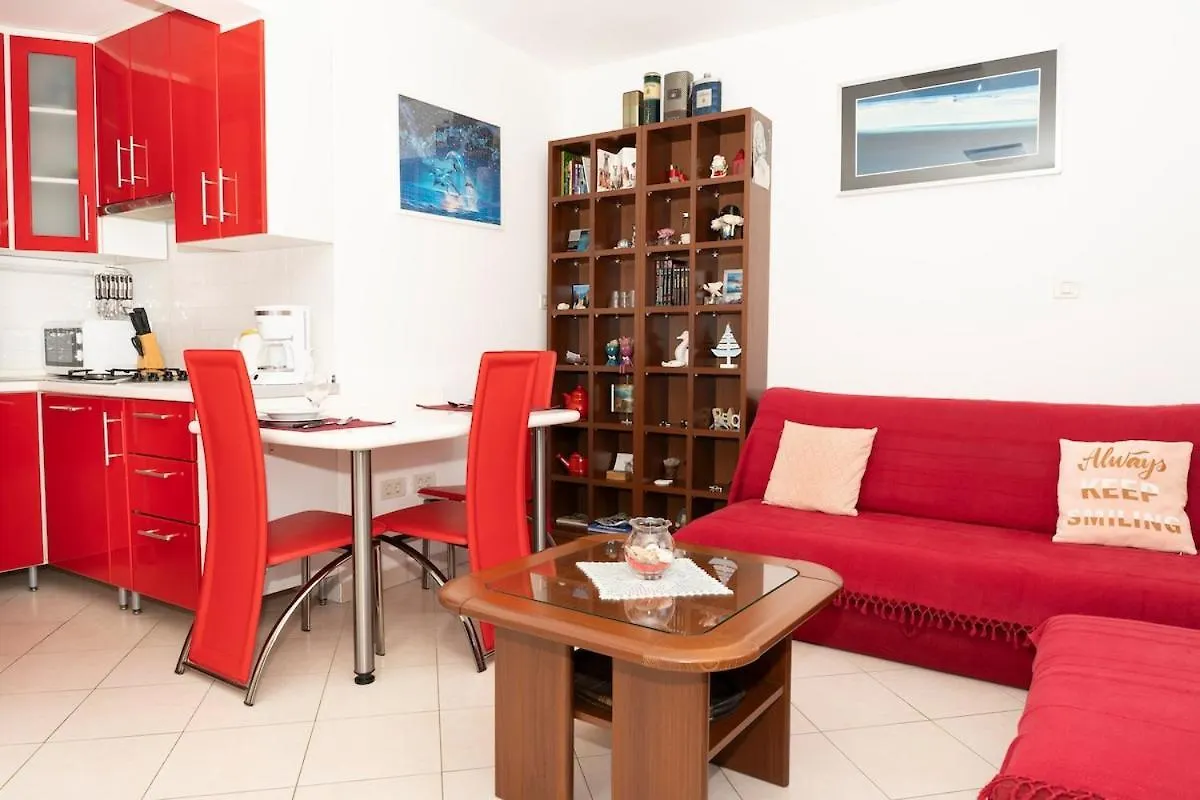 Rabac-Quiet And Cute Apartment With Grill,6001