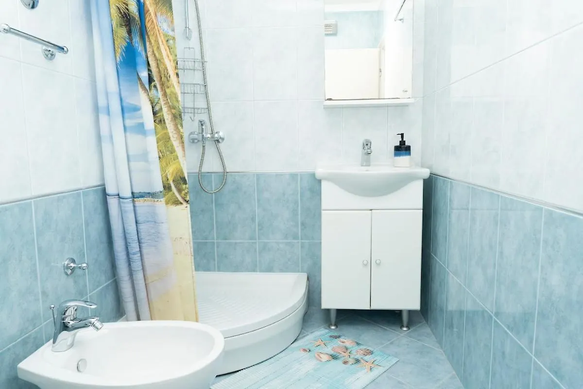 Rabac-Quiet And Cute Apartment With Grill,6001 0*, ראבץ